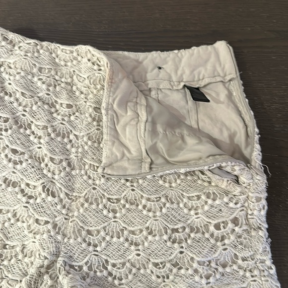 Express Size 4 White Cotton-Print High-Waist Side-Zip shorts With Pockets - Picture 7 of 10